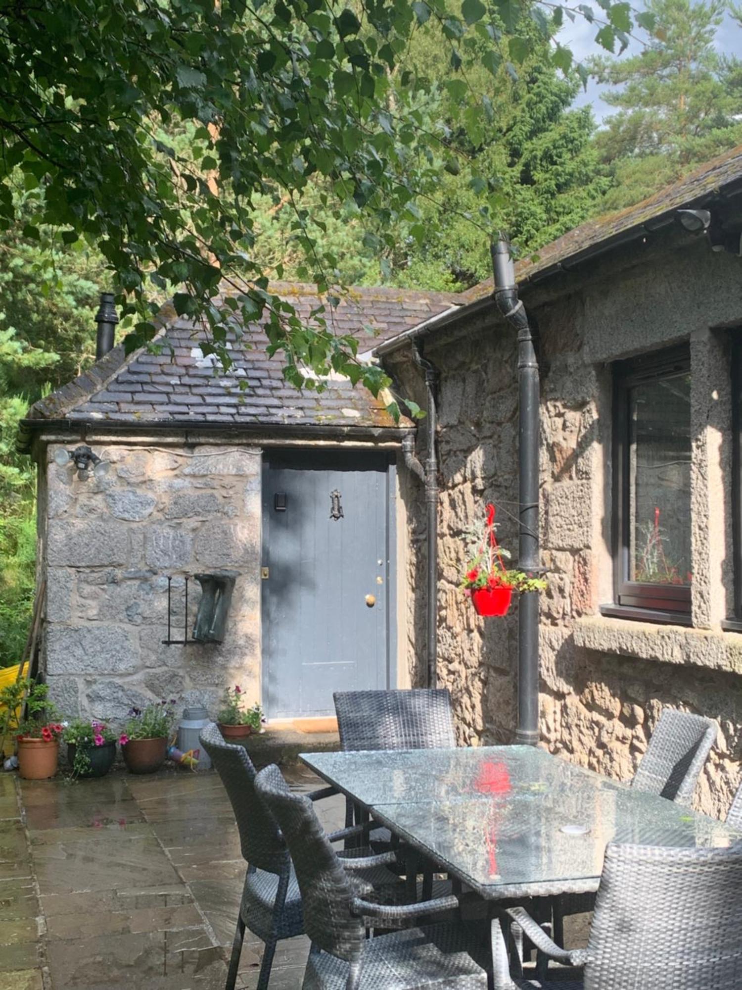 Amazing Cottage With Private Indoor Swim Pool And Hot Tub Grantown-on-Spey Exterior photo