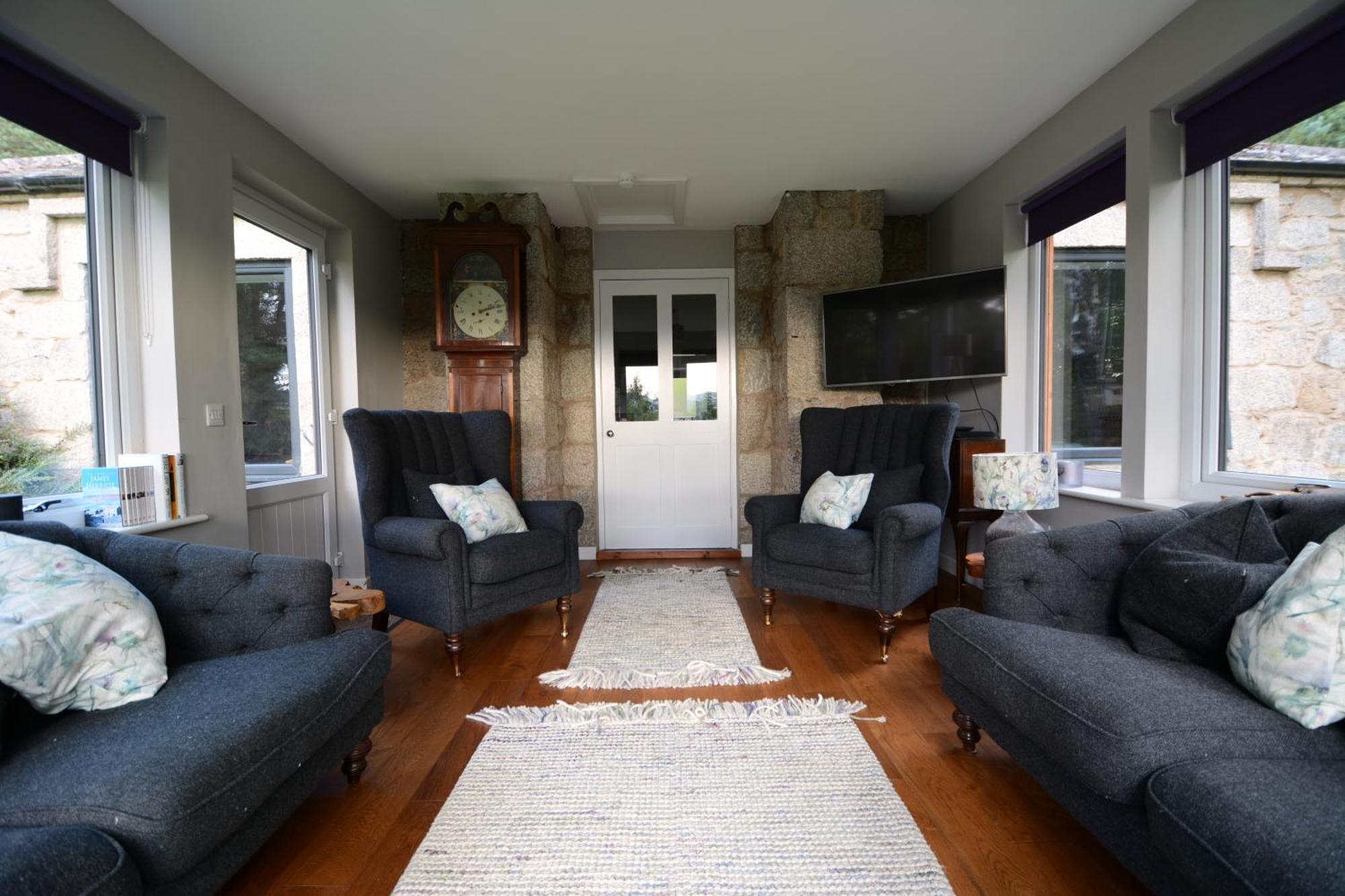 Amazing Cottage With Private Indoor Swim Pool And Hot Tub Grantown-on-Spey Exterior photo